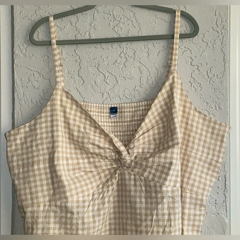 Old Navy Gingham Spaghetti Strap Women's Top (NWOT) - Picture 3 of 8